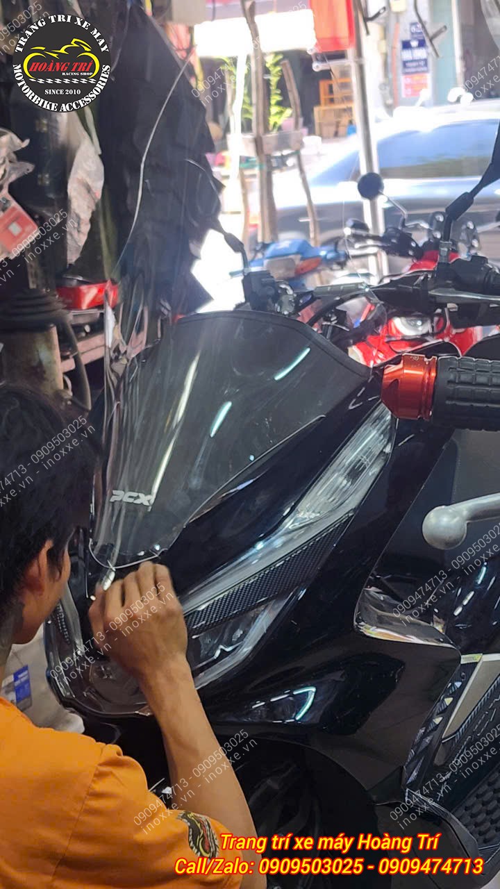 Kính chắn gió HTR lắp chuẩn PCX 2018